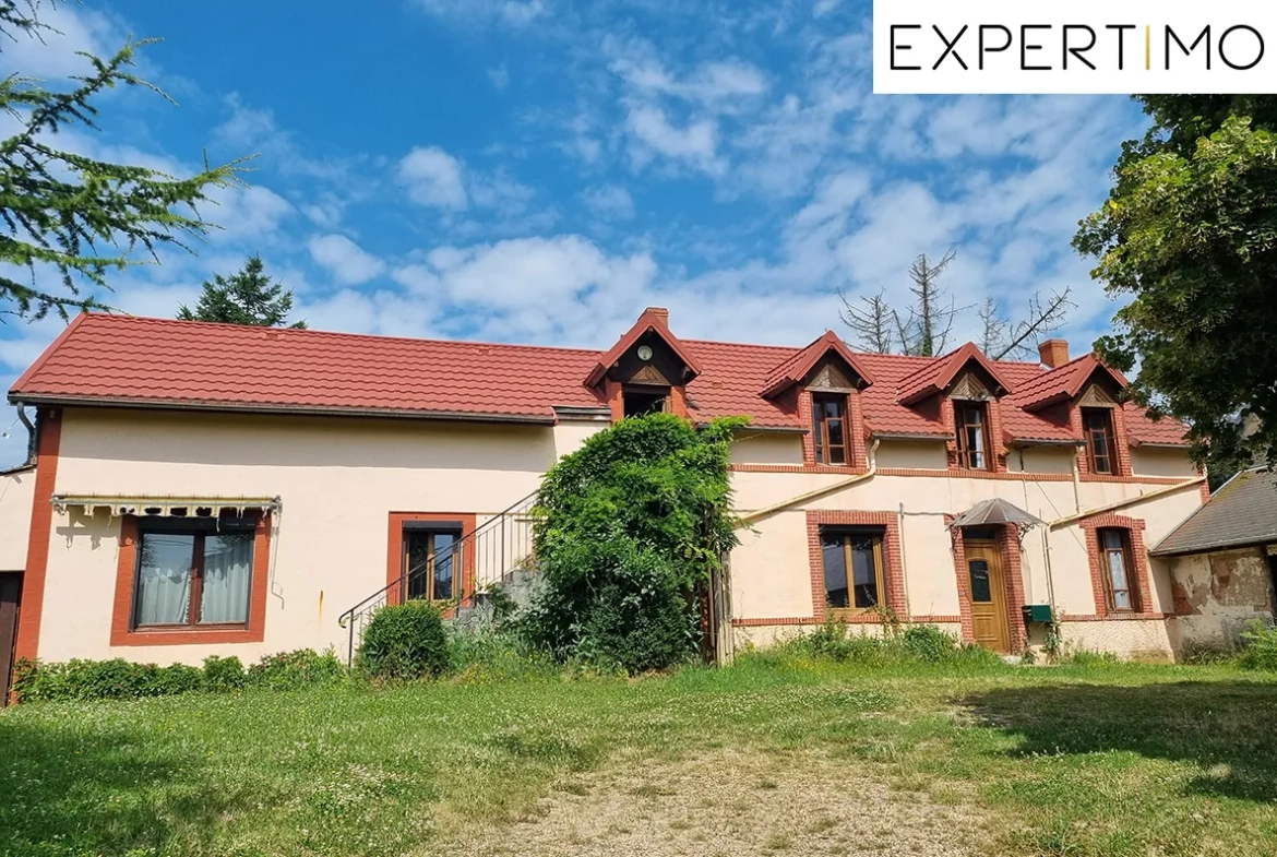 Maison à rénover de 230 m² sur grand terrain à Teilhet proche d'Ancizes 