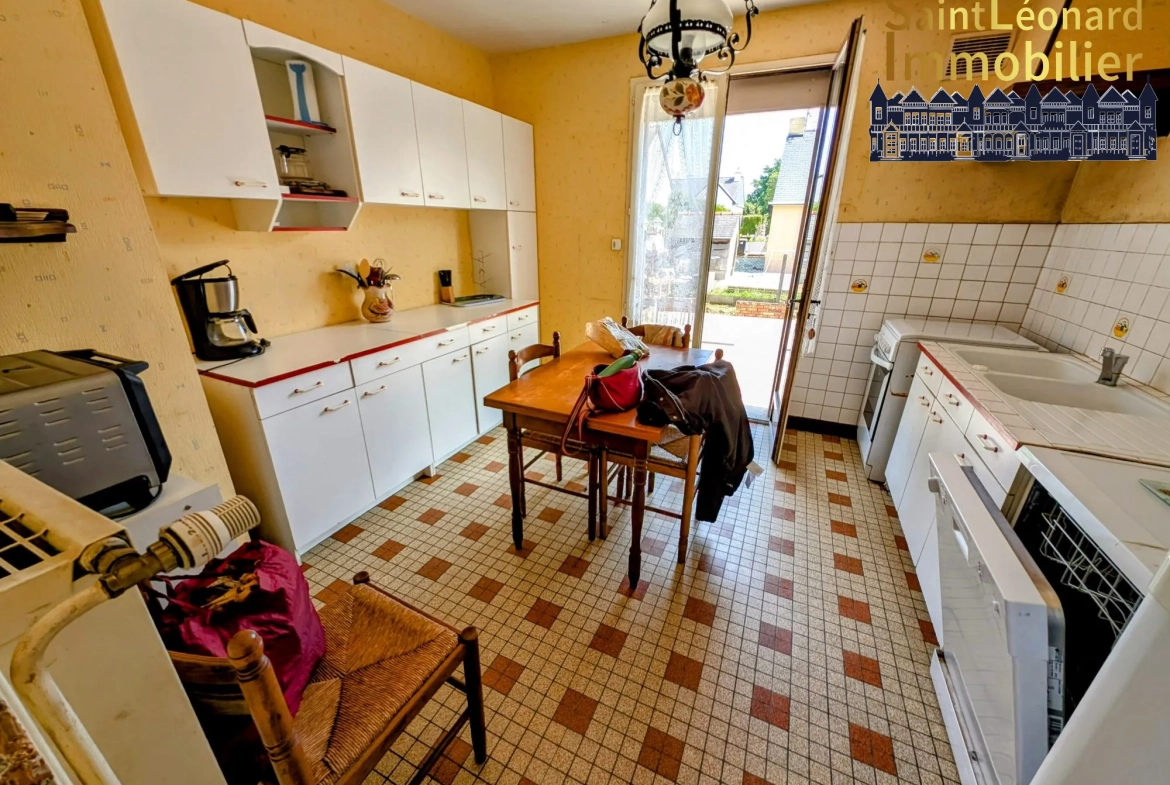 Maison familiale de 81 m² avec terrain de 425 m² à Beaucé - Charmante propriété à vendre 