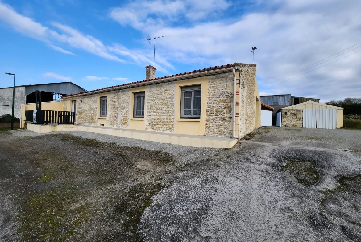 Maison rénovée avec vue sur marais, 3 chambres, dépendances, proche des plages vendéennes 