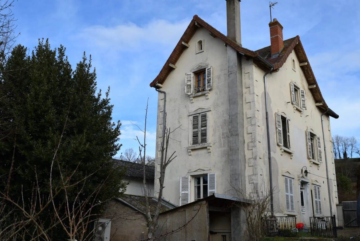 Maison à vendre à Iguerande de 135 m² avec 4 chambres et terrasse sans vis-à-vis 