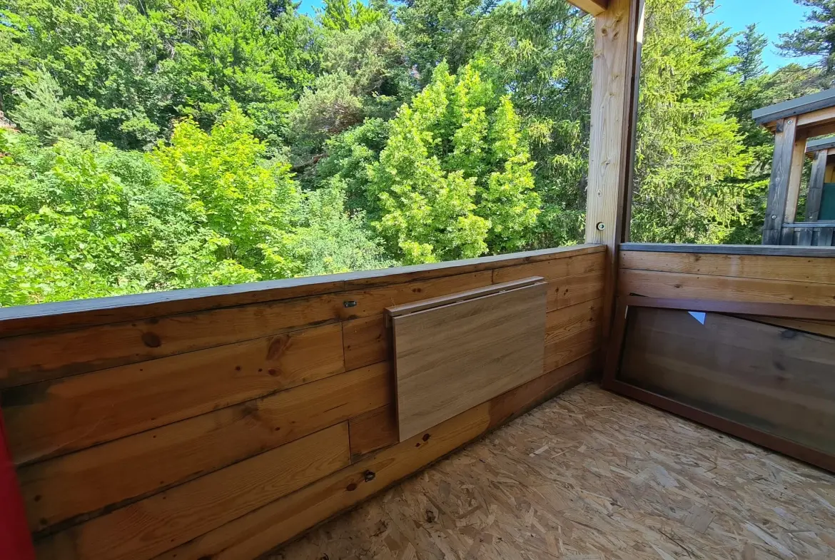 Appartement duplex rénové avec balcon à Thorenc dans un cadre naturel 