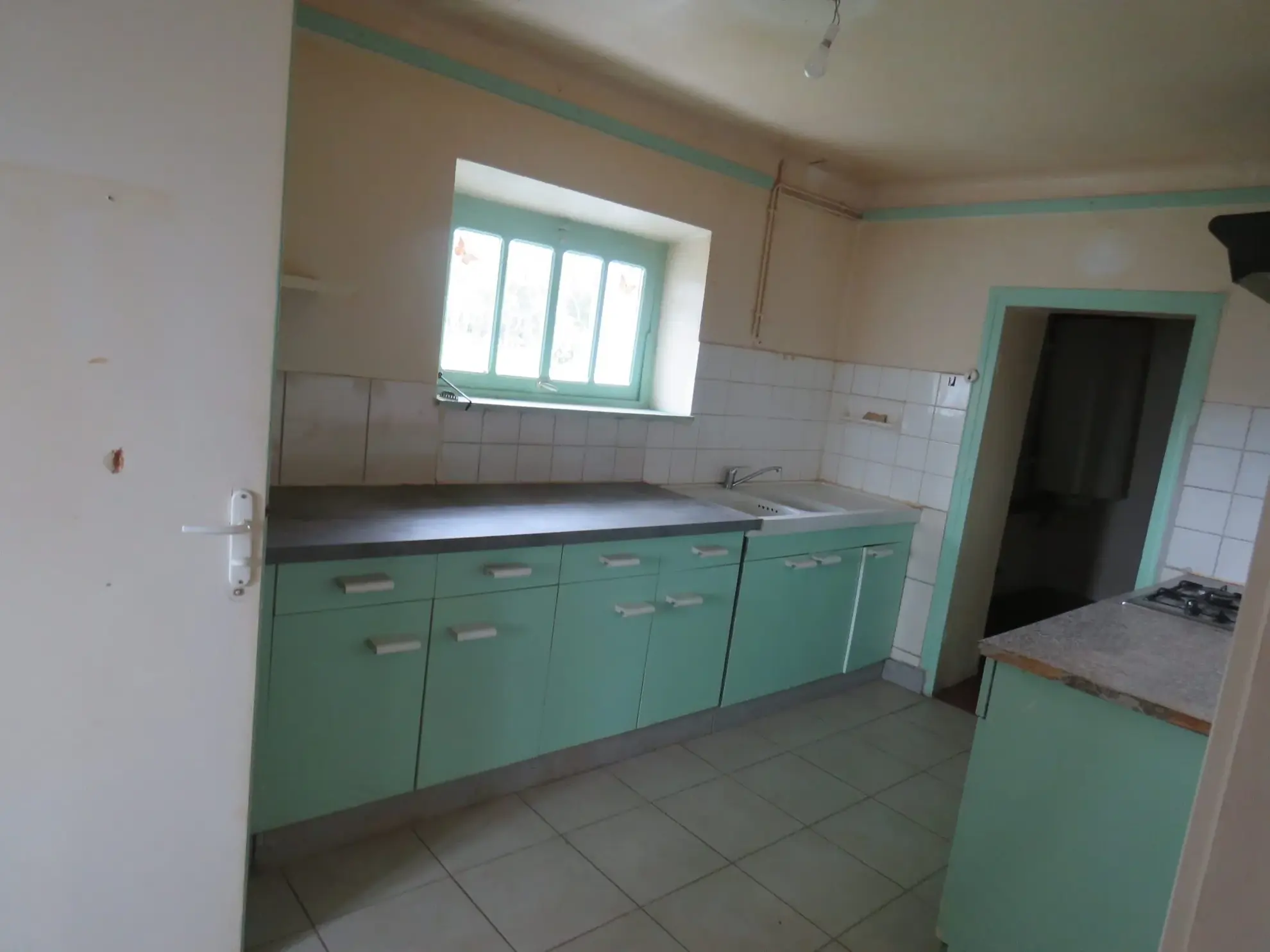 Maison ancienne à rénover avec dépendances et terrain à Puntous 