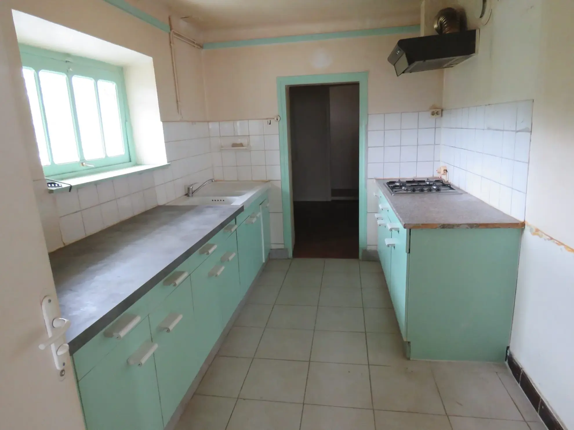 Maison ancienne à rénover avec dépendances et terrain à Puntous 