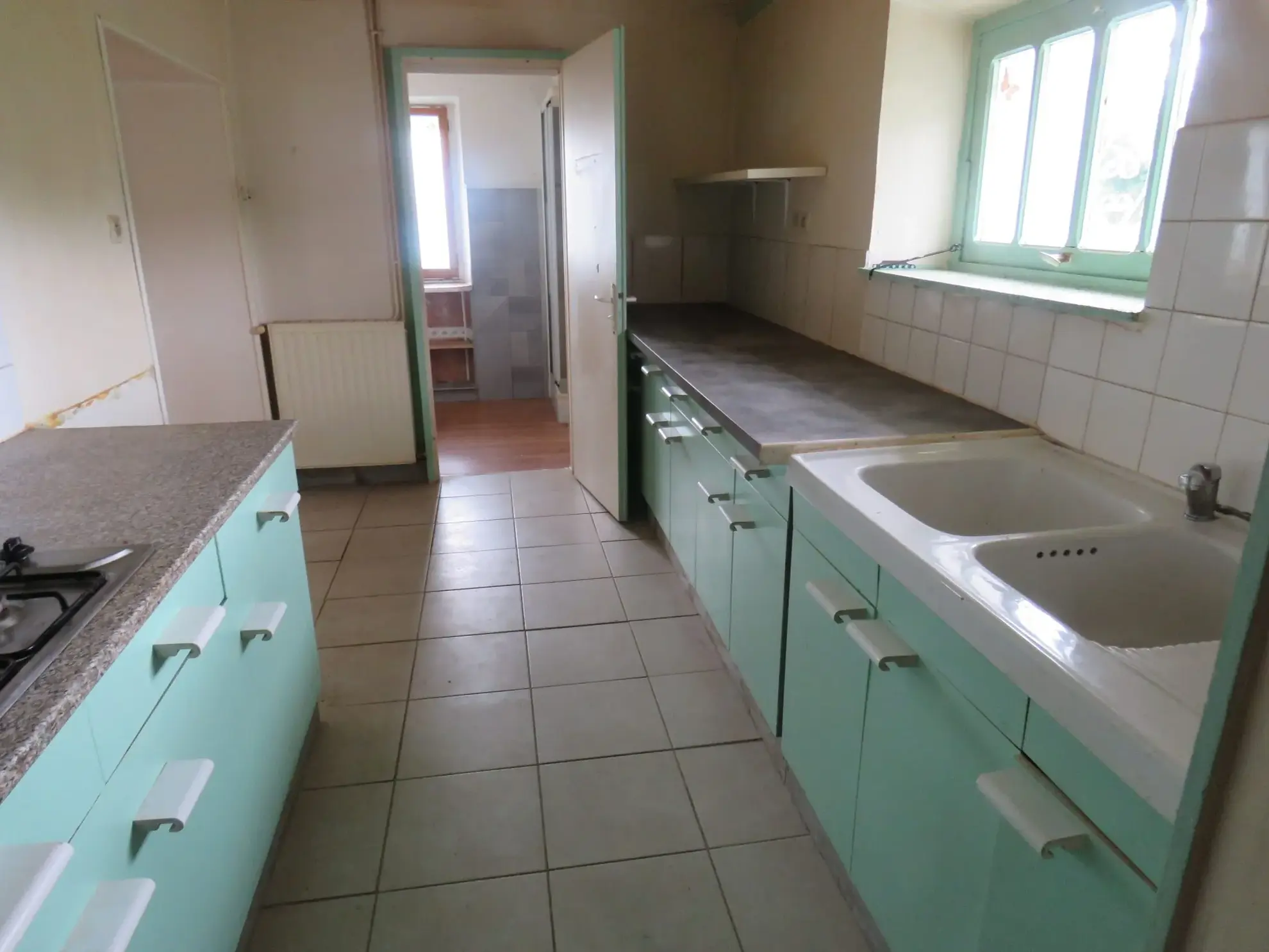Maison ancienne à rénover avec dépendances et terrain à Puntous 