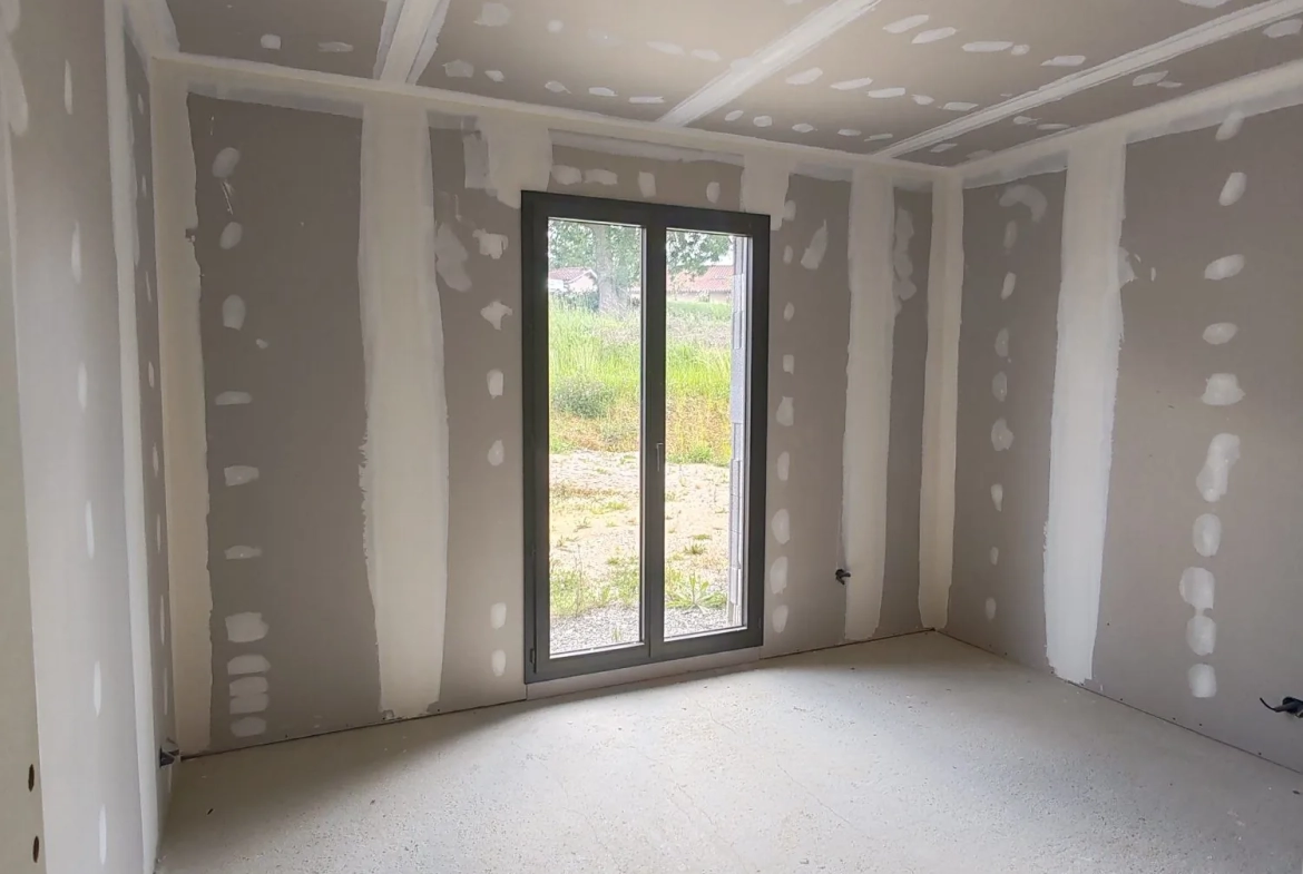 Maison construite en 2024 à terminer avec grand terrain à Lilhac (31230) 