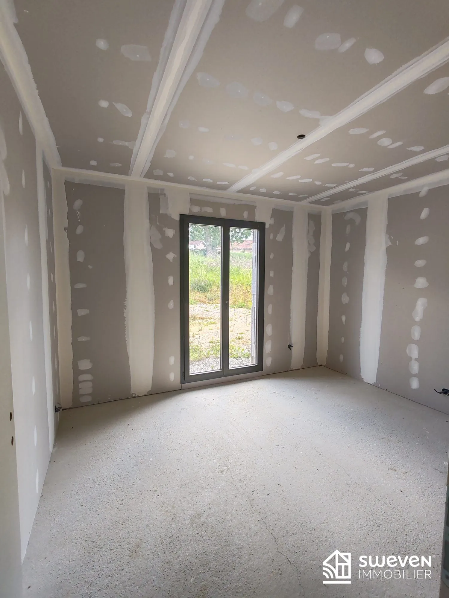 Maison construite en 2024 à terminer avec grand terrain à Lilhac (31230) 