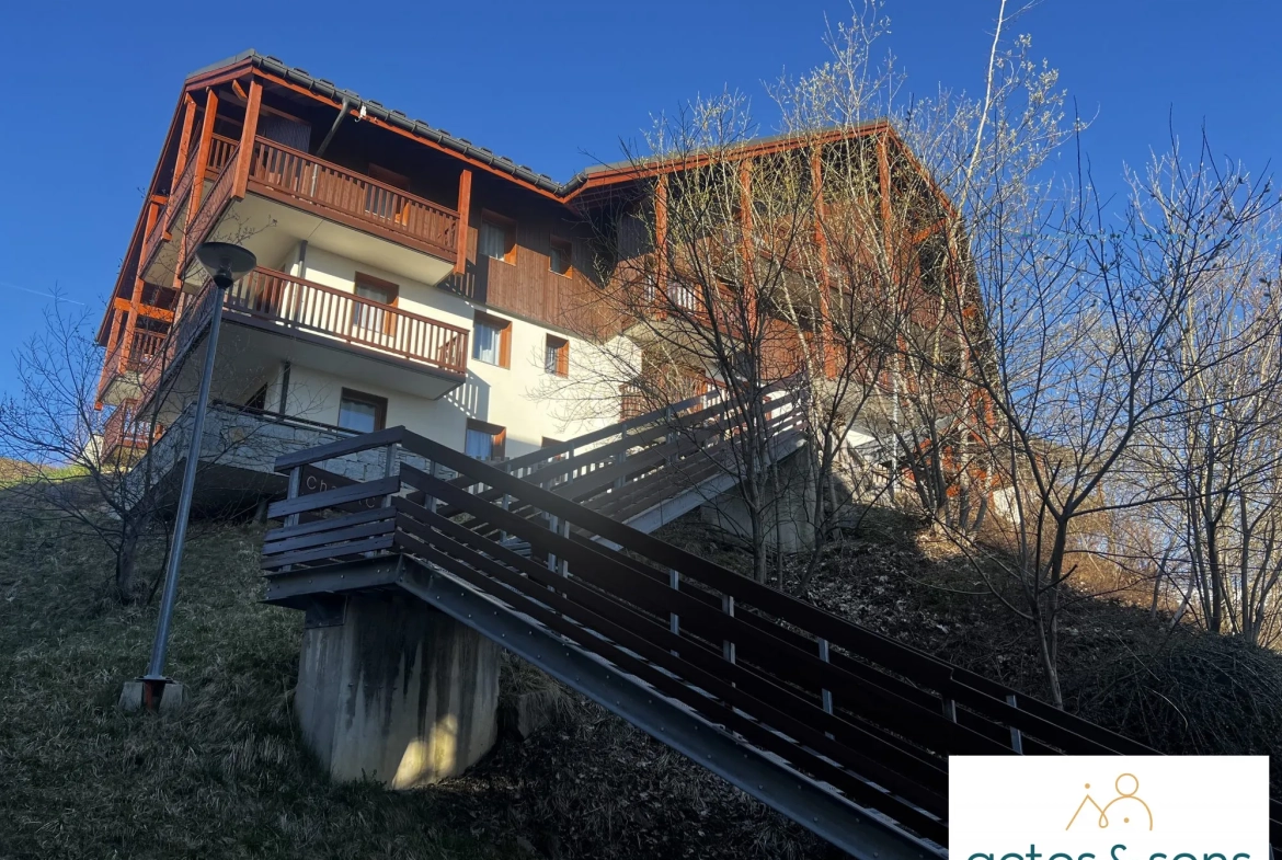 Studio meublé avec vue sur la montagne et piscine chauffée dans le domaine des Sybelles 