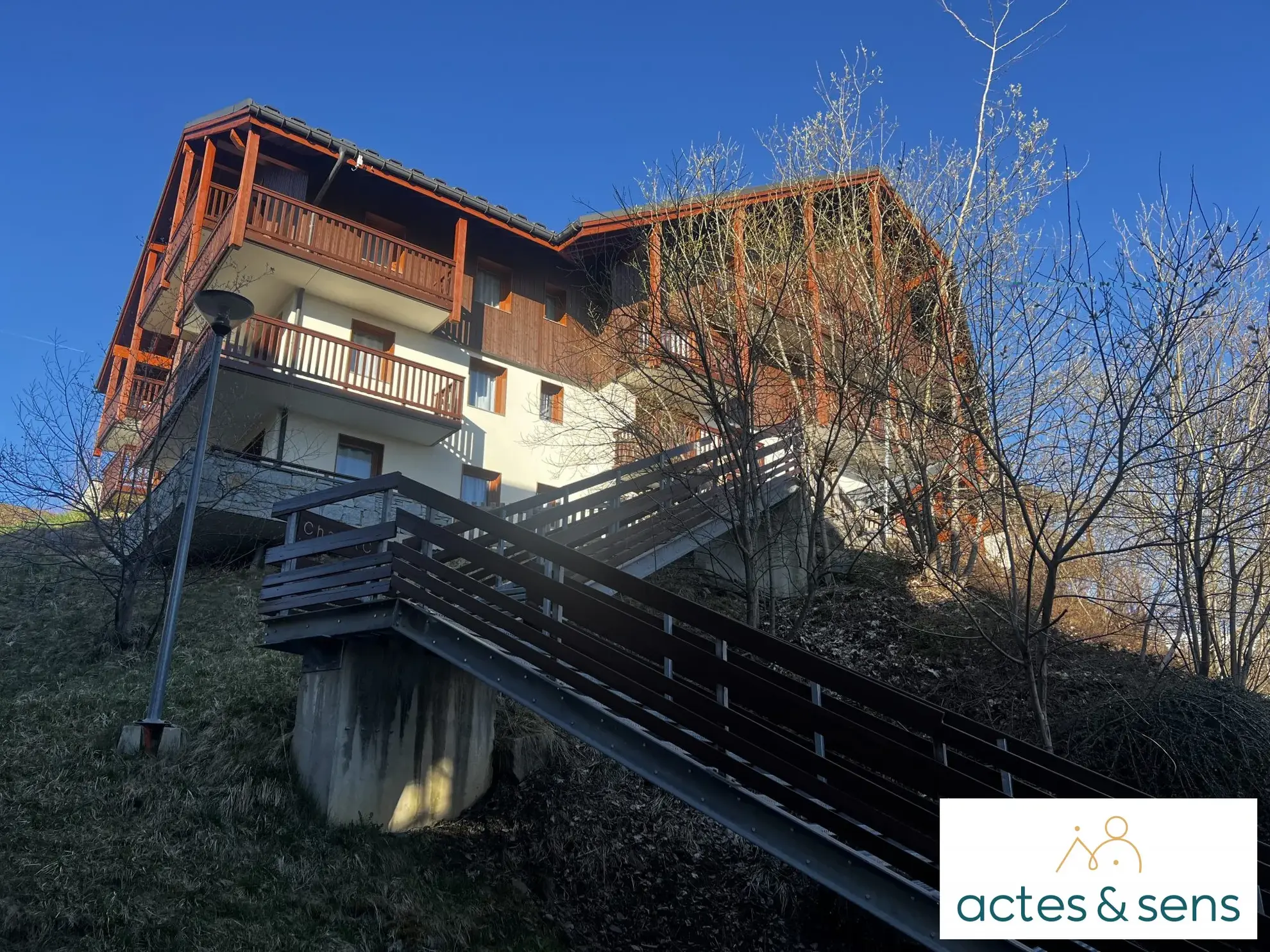 Studio meublé avec vue sur la montagne et piscine chauffée dans le domaine des Sybelles 