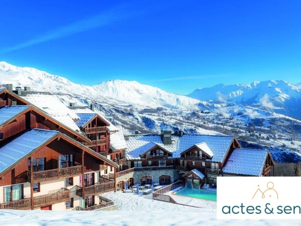 Studio meublé avec vue sur la montagne et piscine chauffée dans le domaine des Sybelles