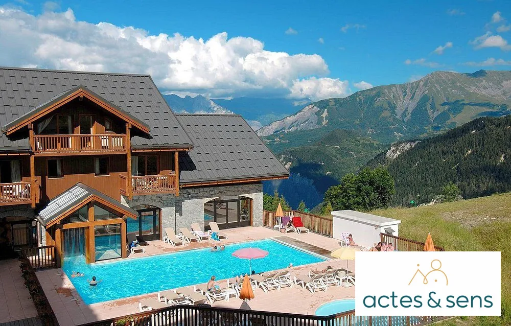 Studio meublé avec vue sur la montagne et piscine chauffée dans le domaine des Sybelles 