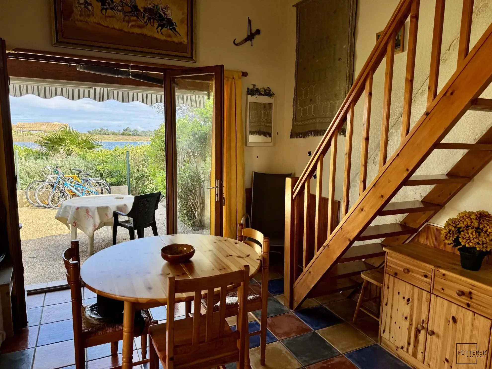 Studio avec mezzanine à Gruissan Les Ayguades, vue lagune, parking privé 