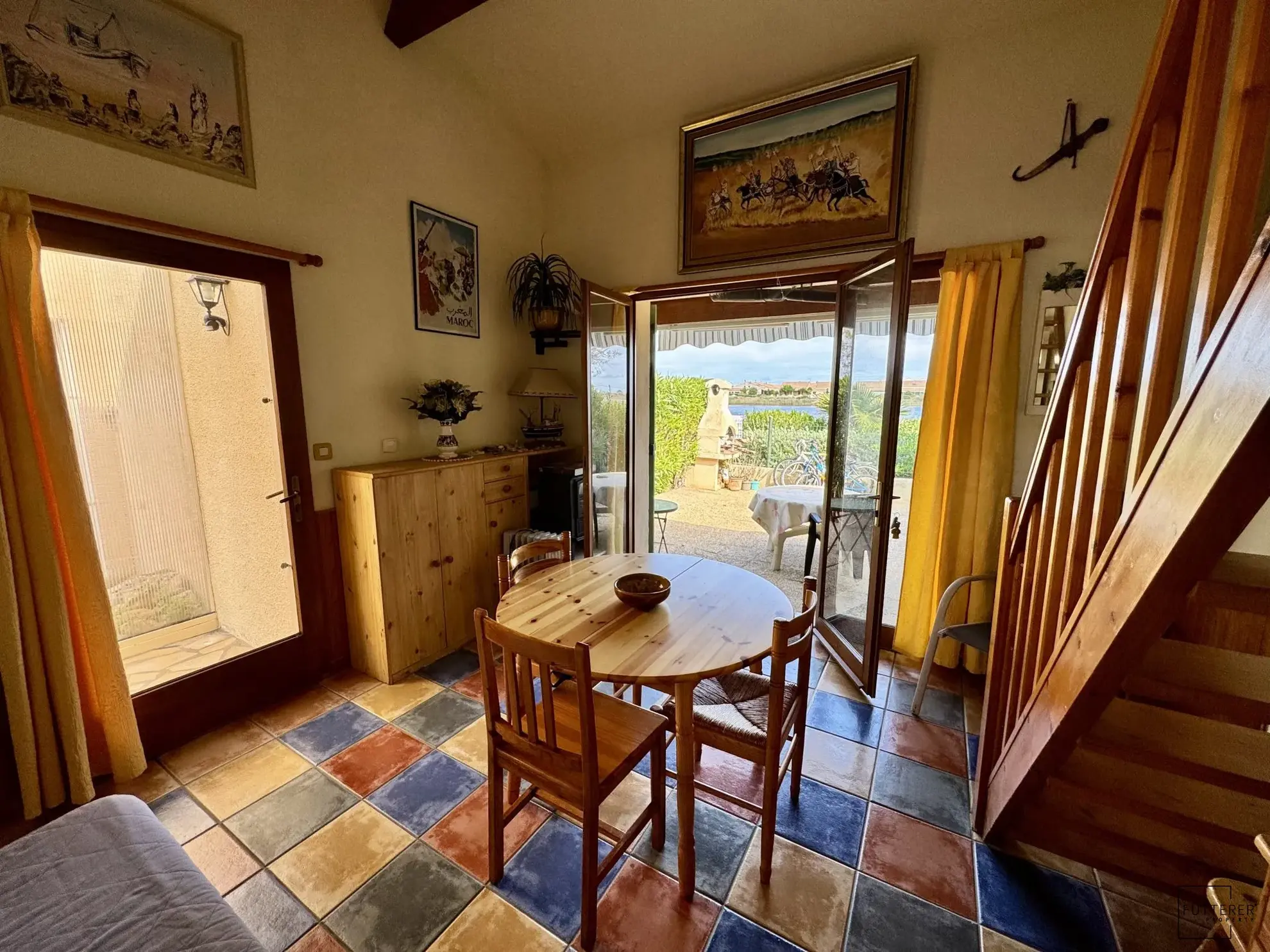 Studio avec mezzanine à Gruissan Les Ayguades, vue lagune, parking privé 