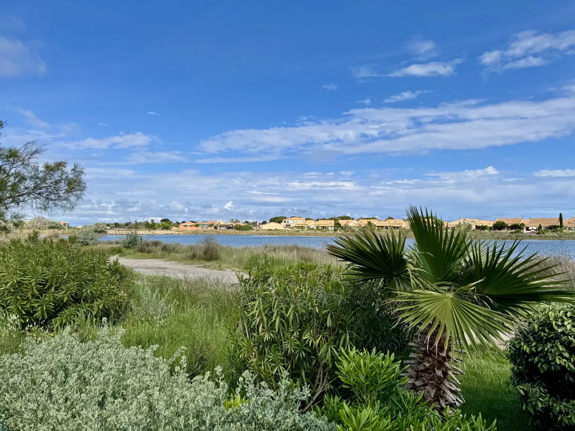 Studio avec mezzanine à Gruissan Les Ayguades, vue lagune, parking privé 