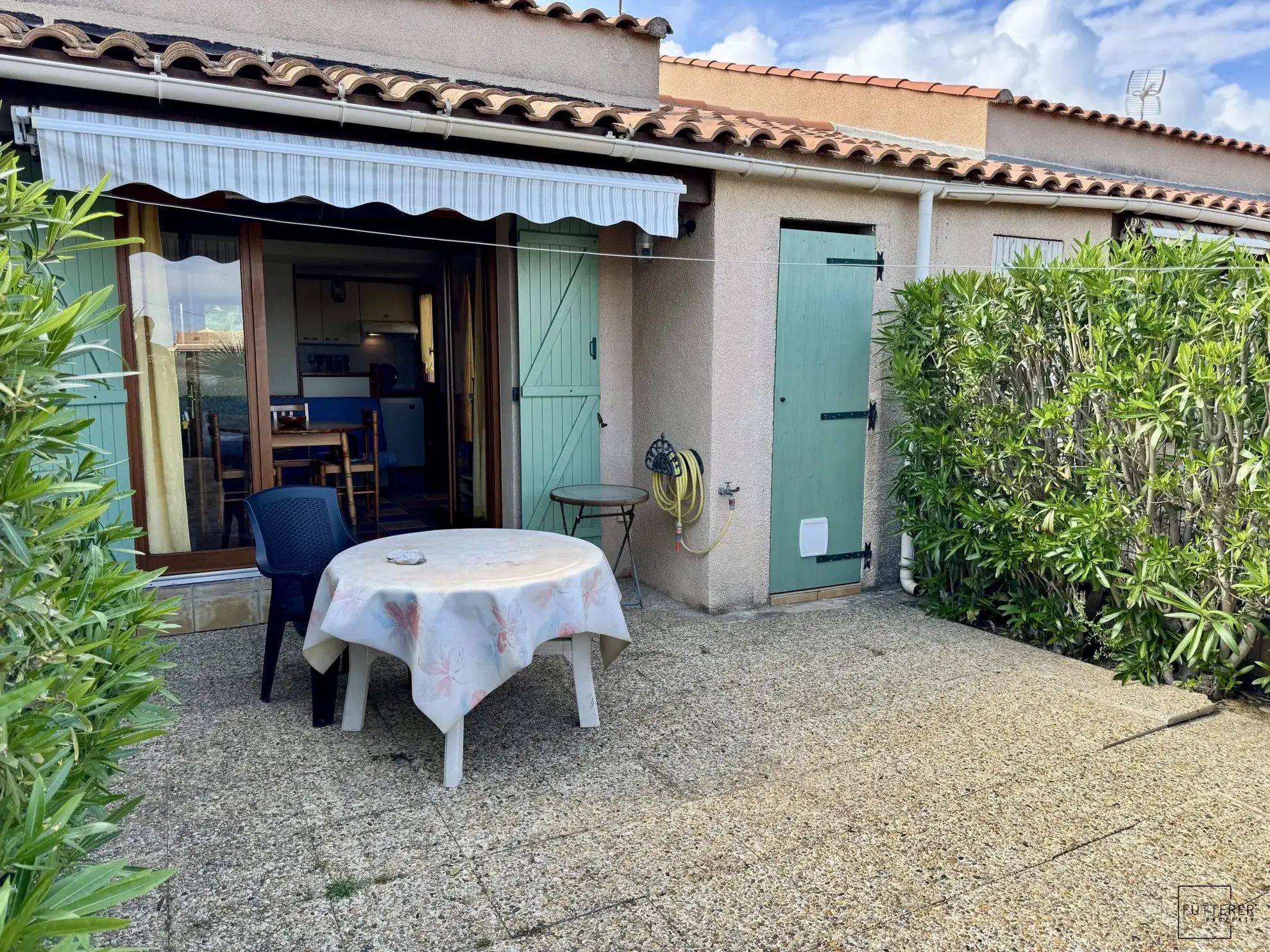 Studio avec mezzanine à Gruissan Les Ayguades, vue lagune, parking privé 