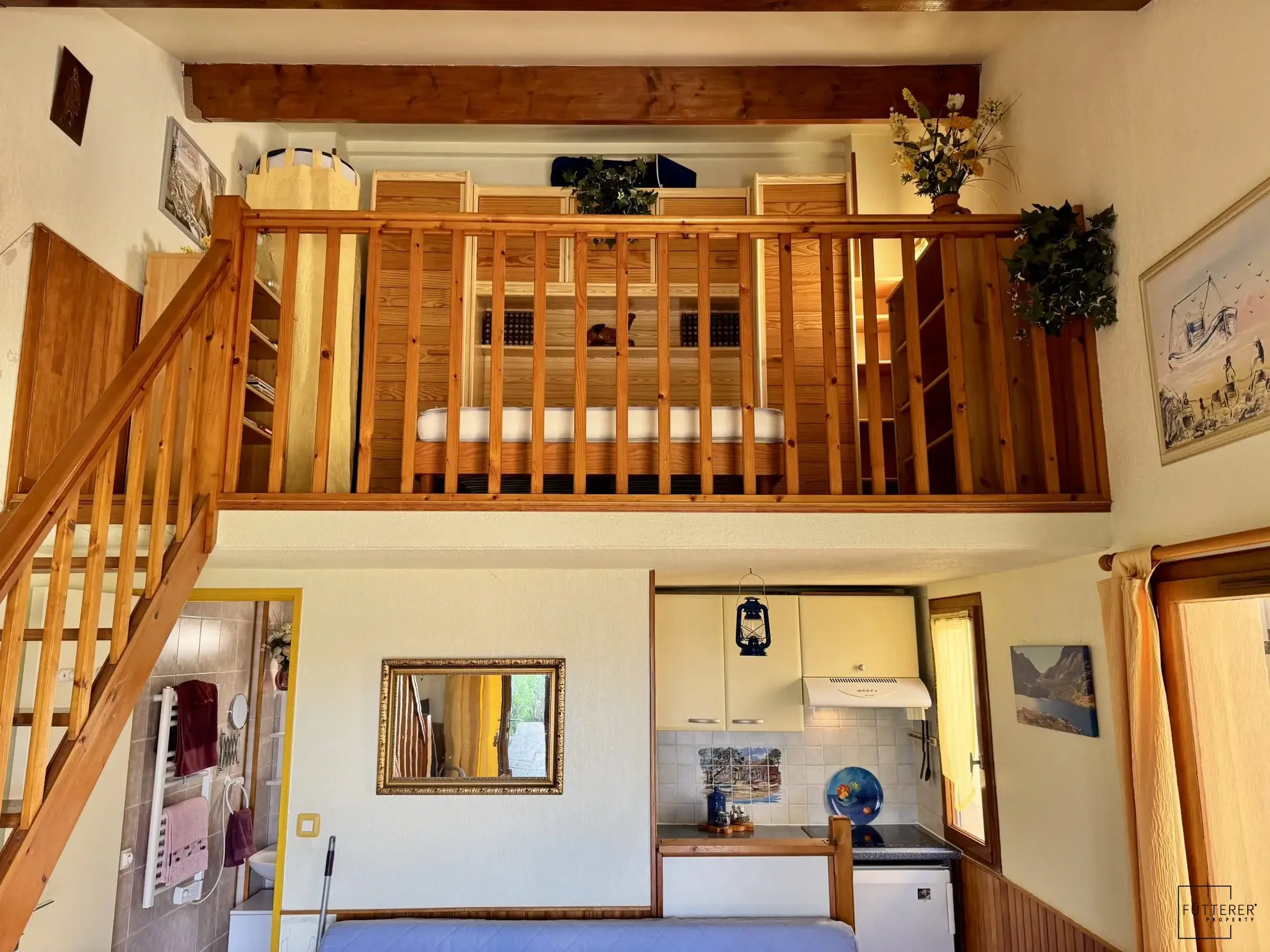 Studio avec mezzanine à Gruissan Les Ayguades, vue lagune, parking privé 