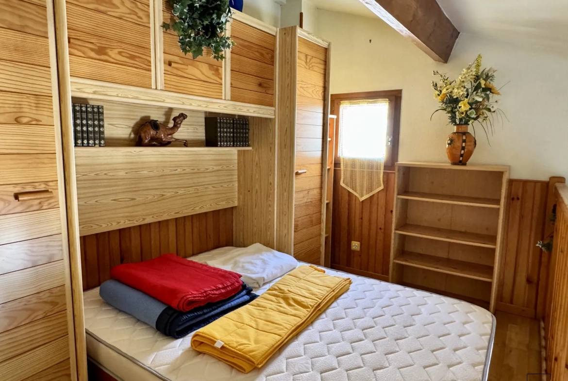 Studio avec mezzanine à Gruissan Les Ayguades, vue lagune, parking privé 