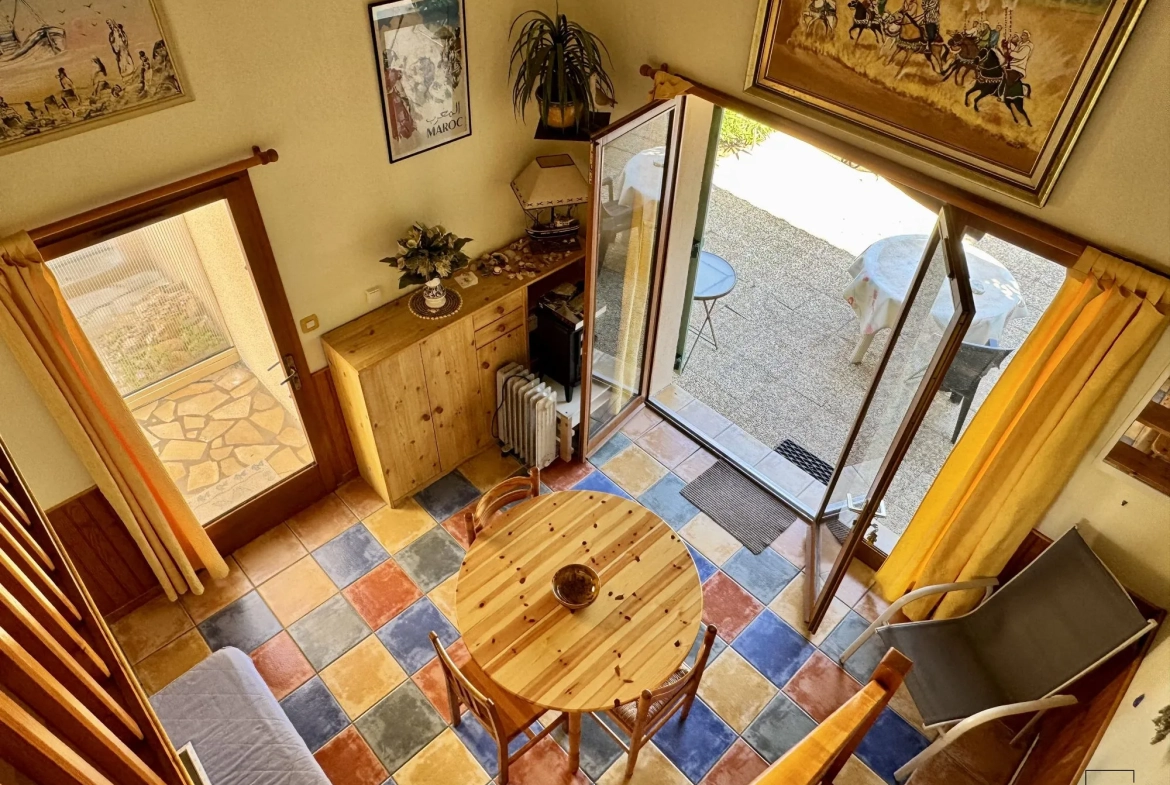 Studio avec mezzanine à Gruissan Les Ayguades, vue lagune, parking privé 