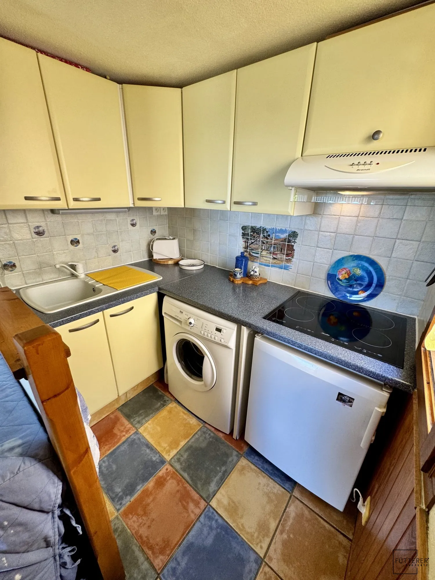 Studio avec mezzanine à Gruissan Les Ayguades, vue lagune, parking privé 