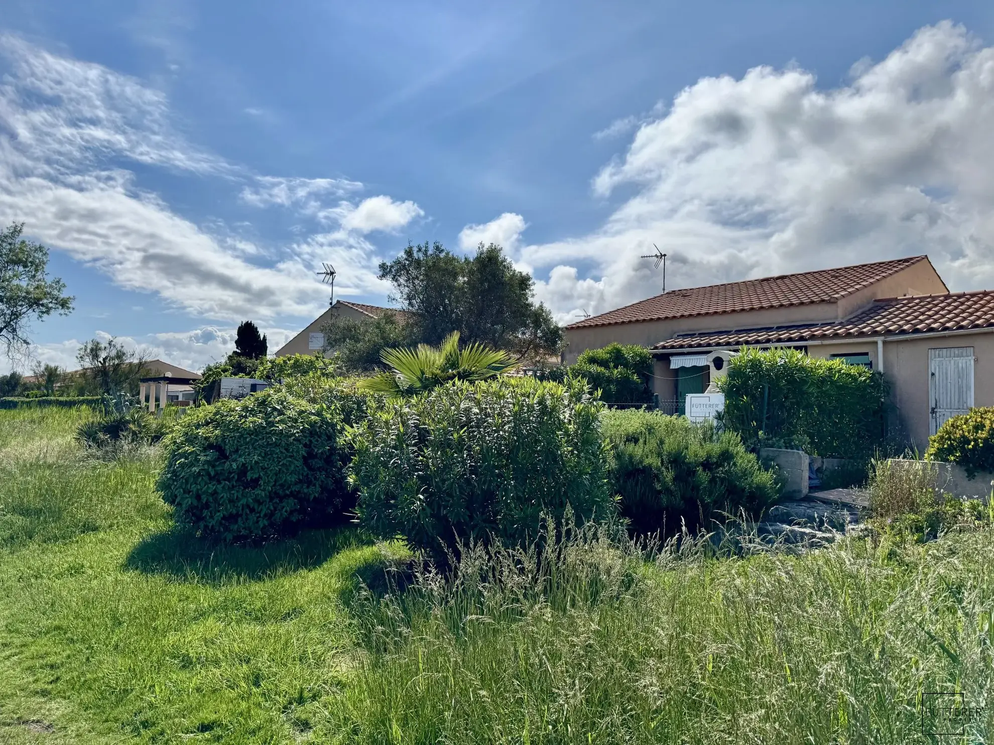 Studio avec mezzanine à Gruissan Les Ayguades, vue lagune, parking privé 