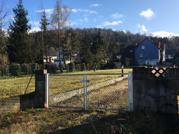 Terrain constructible à Barembach : opportunité de projet immobilier ou artisanal