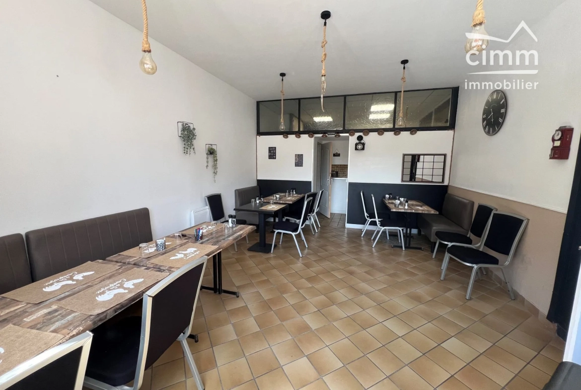 Fonds de commerce Café-Bar à vendre à Saint-Siméon-de-Bressieux avec terrasse et Licence 4 
