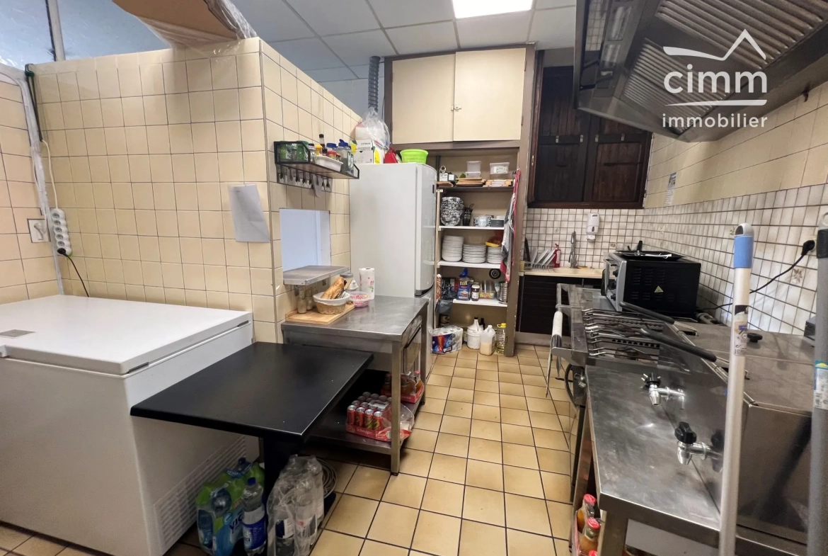 Fonds de commerce Café-Bar à vendre à Saint-Siméon-de-Bressieux avec terrasse et Licence 4 
