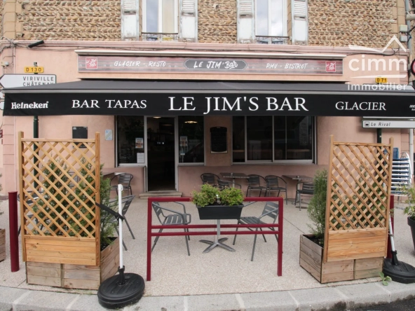 Fonds de commerce Café-Bar à vendre à Saint-Siméon-de-Bressieux avec terrasse et Licence 4