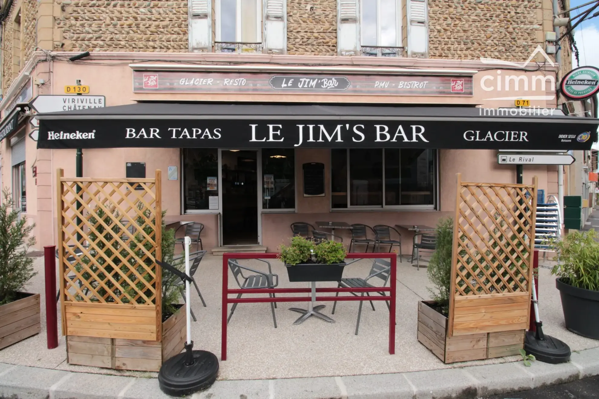 Fonds de commerce Café-Bar à vendre à Saint-Siméon-de-Bressieux avec terrasse et Licence 4 