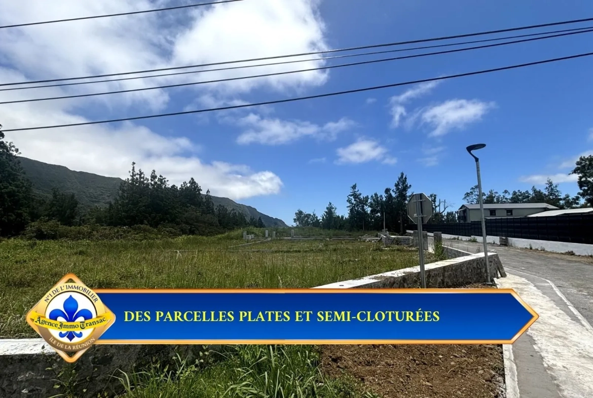 Terrain viabilisé à La Plaine des Palmistes avec vue montagne, proximité écoles et commerces 