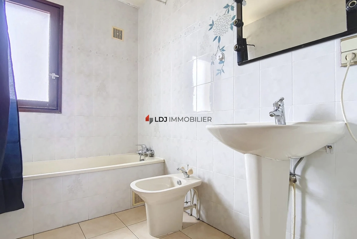 Appartement traversant 3 pièces avec balcon à Las Cobas à Perpignan 
