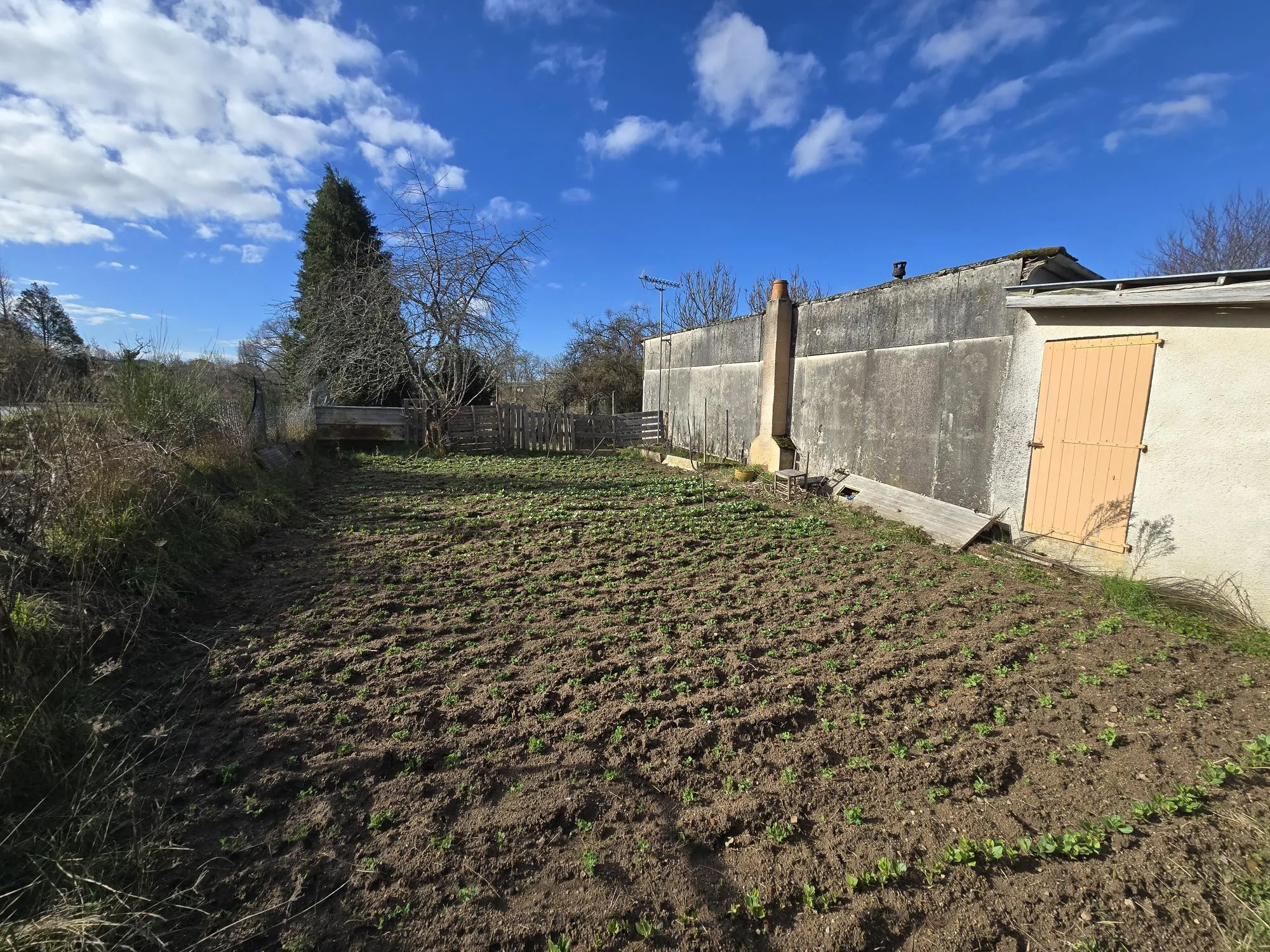 Terrain constructible divisible de 2600 m² à Limoges Sud 