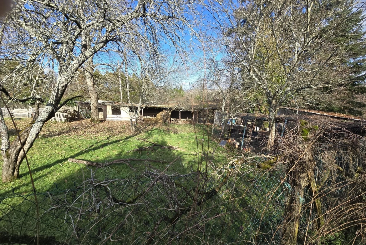 Terrain constructible divisible de 2600 m² à Limoges Sud 