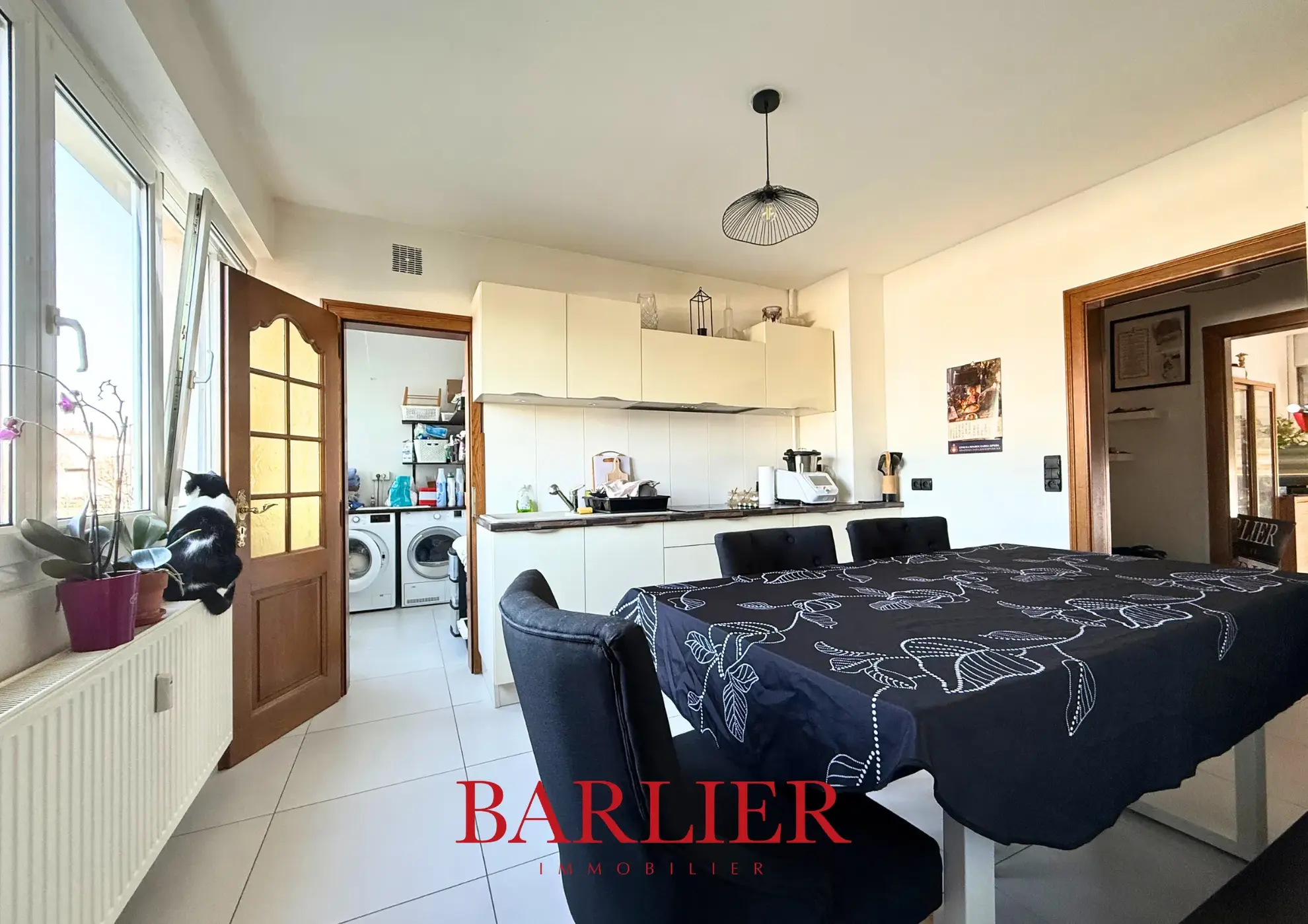 Appartement 4 pièces de 85 m² à Hoenheim avec balcon et parking 