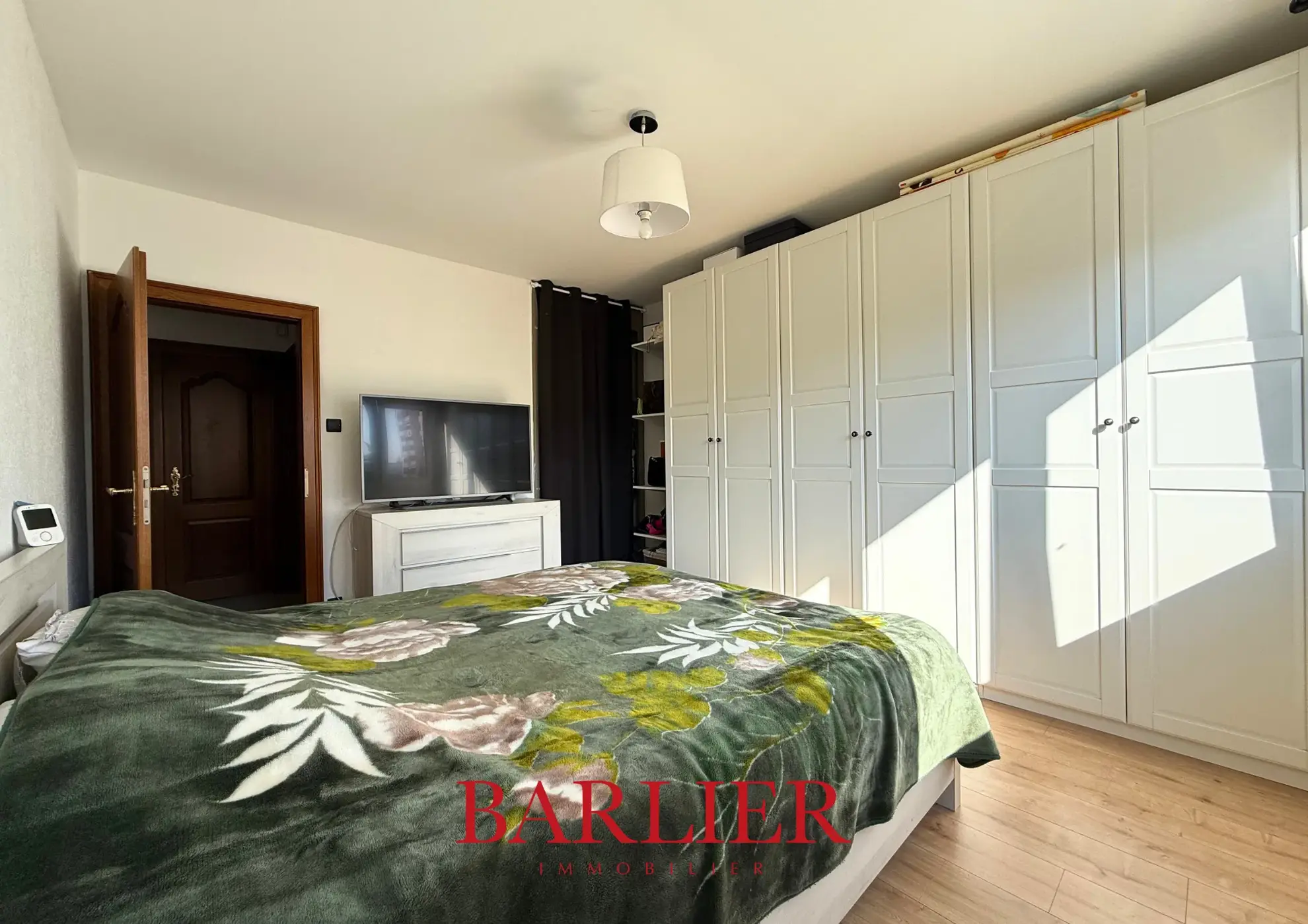 Appartement 4 pièces de 85 m² à Hoenheim avec balcon et parking 