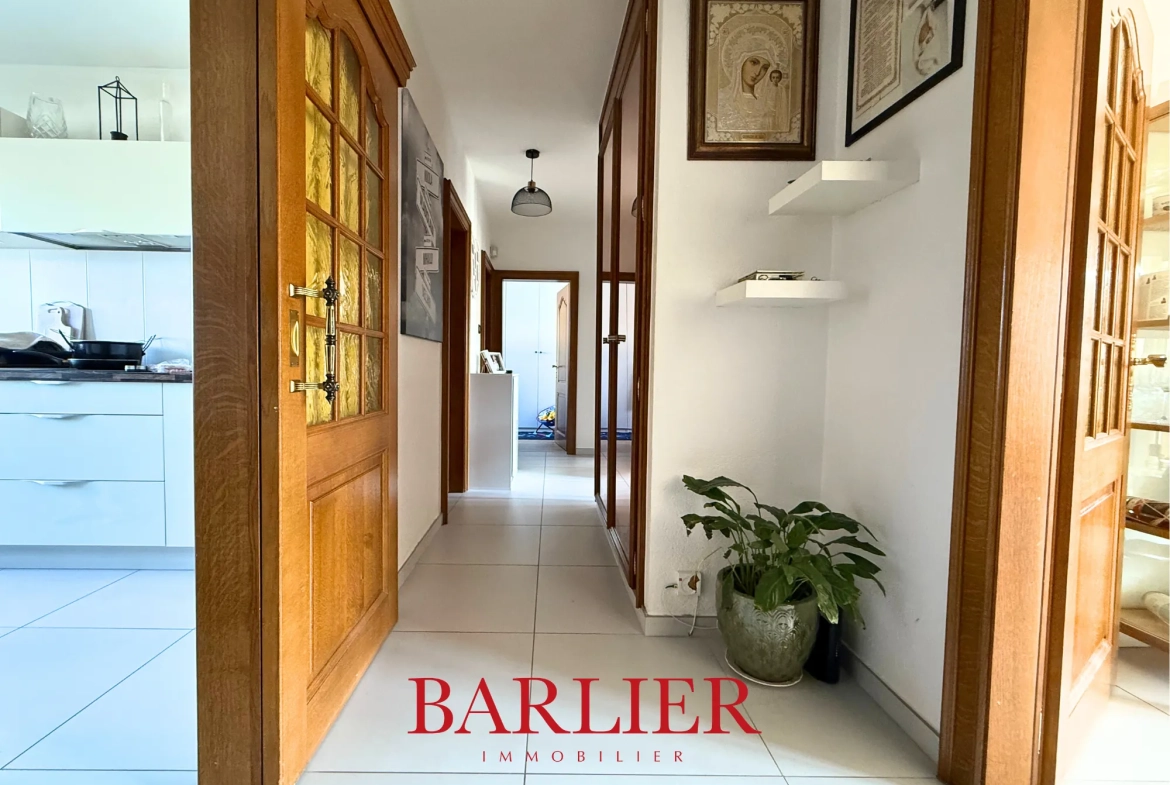 Appartement 4 pièces de 85 m² à Hoenheim avec balcon et parking 