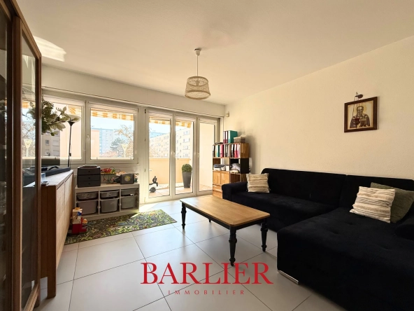 Appartement 4 pièces de 85 m² à Hoenheim avec balcon et parking