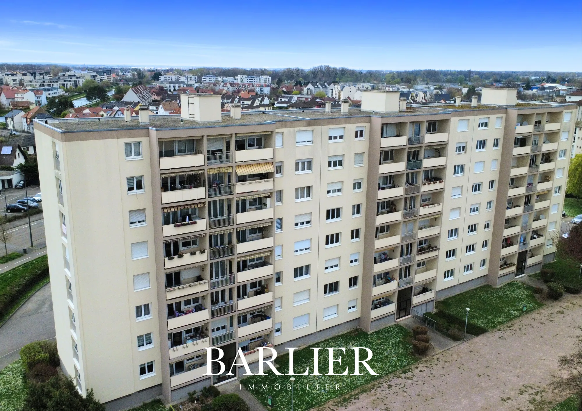 Appartement 4 pièces de 85 m² à Hoenheim avec balcon et parking 