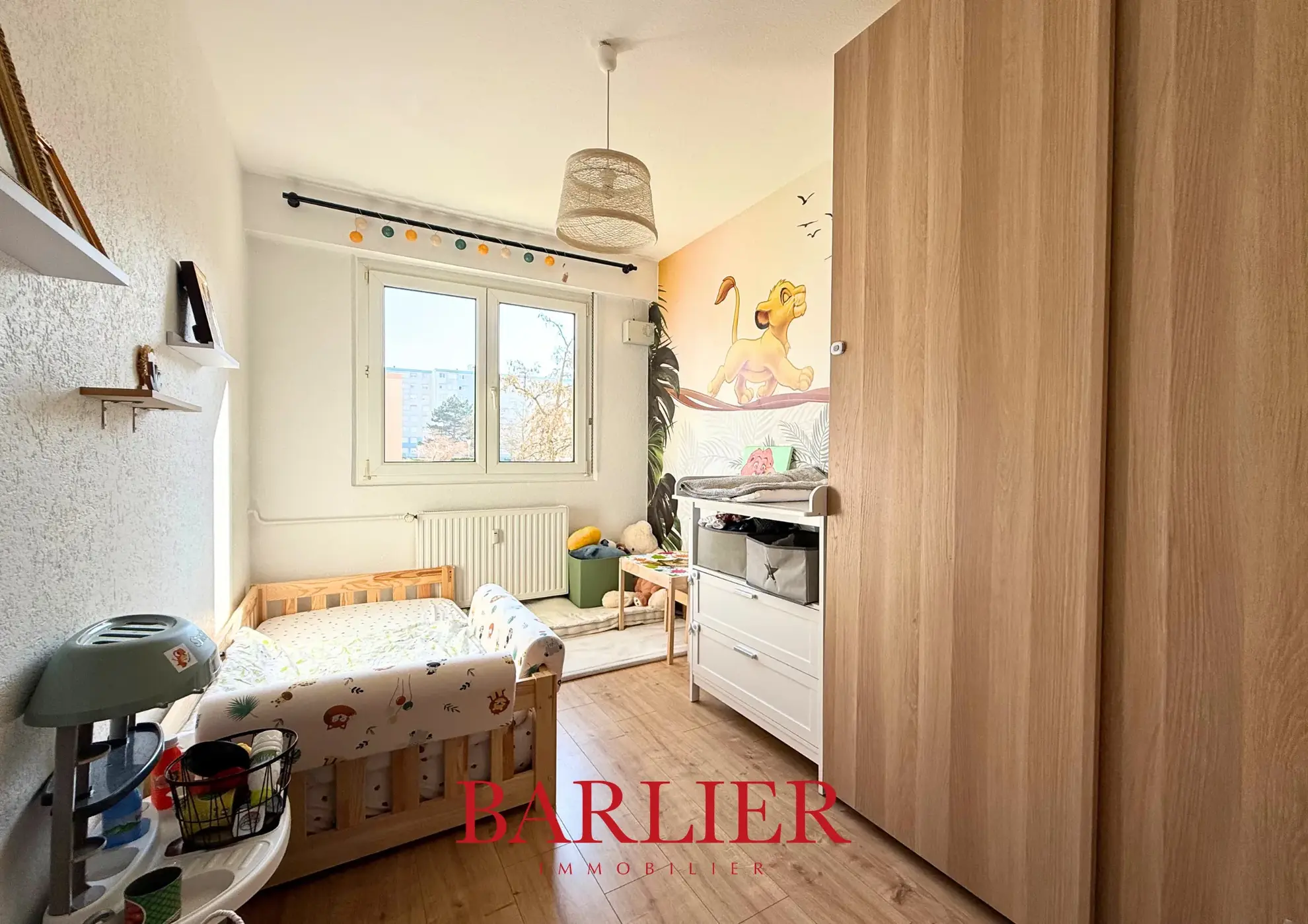 Appartement 4 pièces de 85 m² à Hoenheim avec balcon et parking 