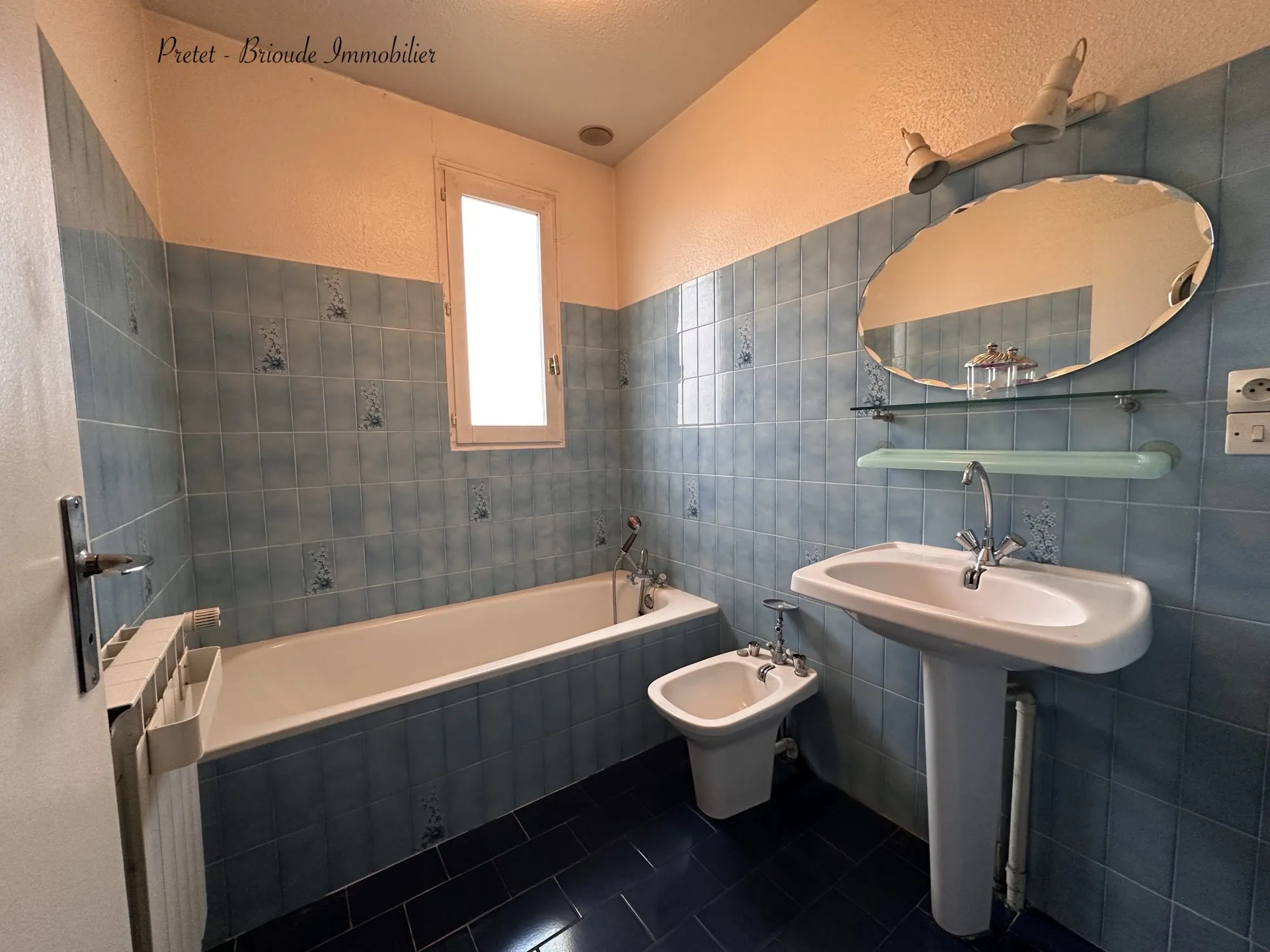Maison à vendre à Ussel de 115 m² avec grand terrain et garage 