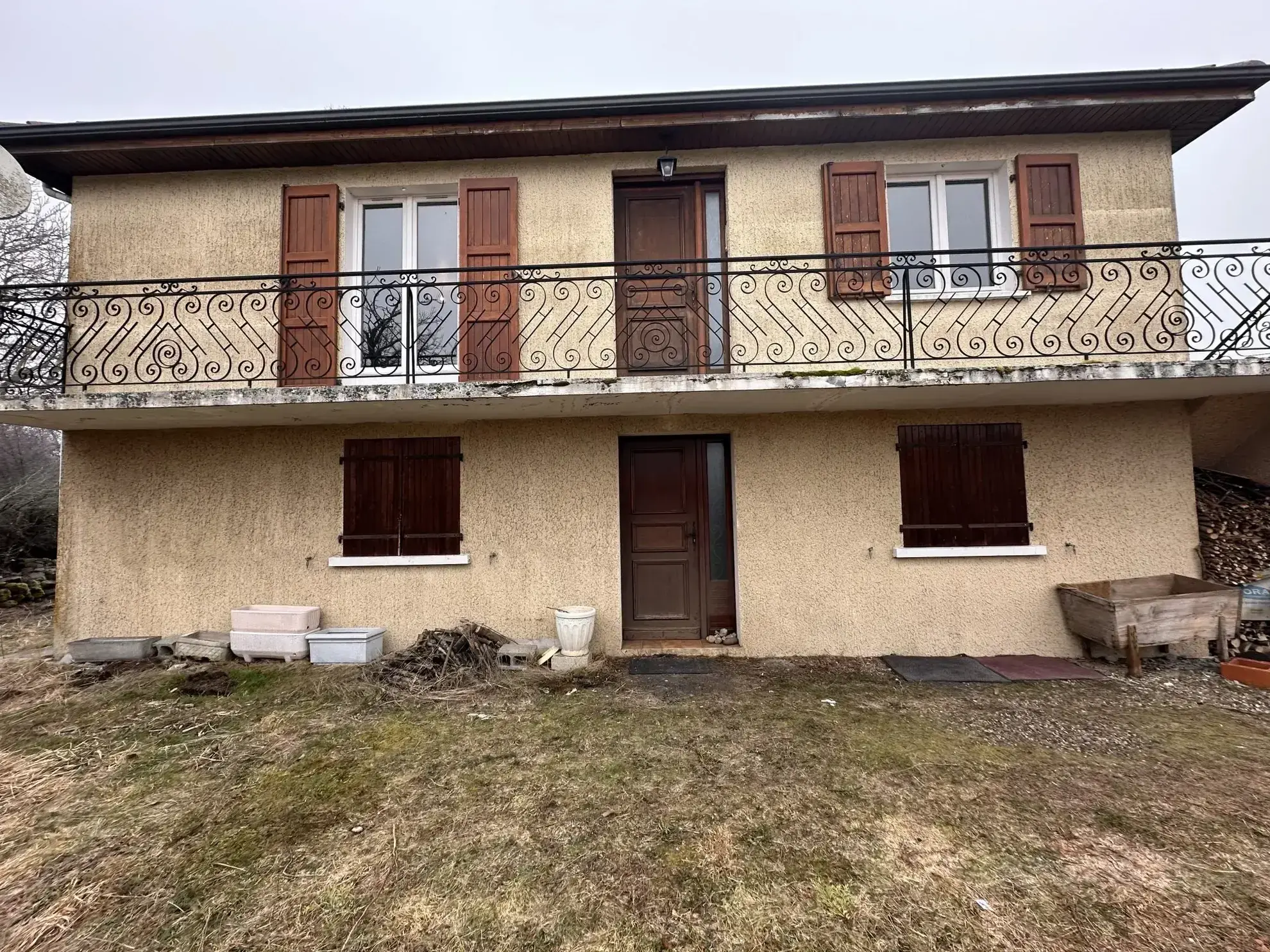 Maison à vendre à Ussel de 115 m² avec grand terrain et garage 