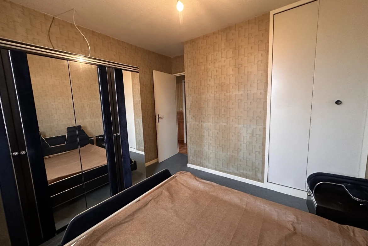 Maison à vendre à Ussel de 115 m² avec grand terrain et garage 