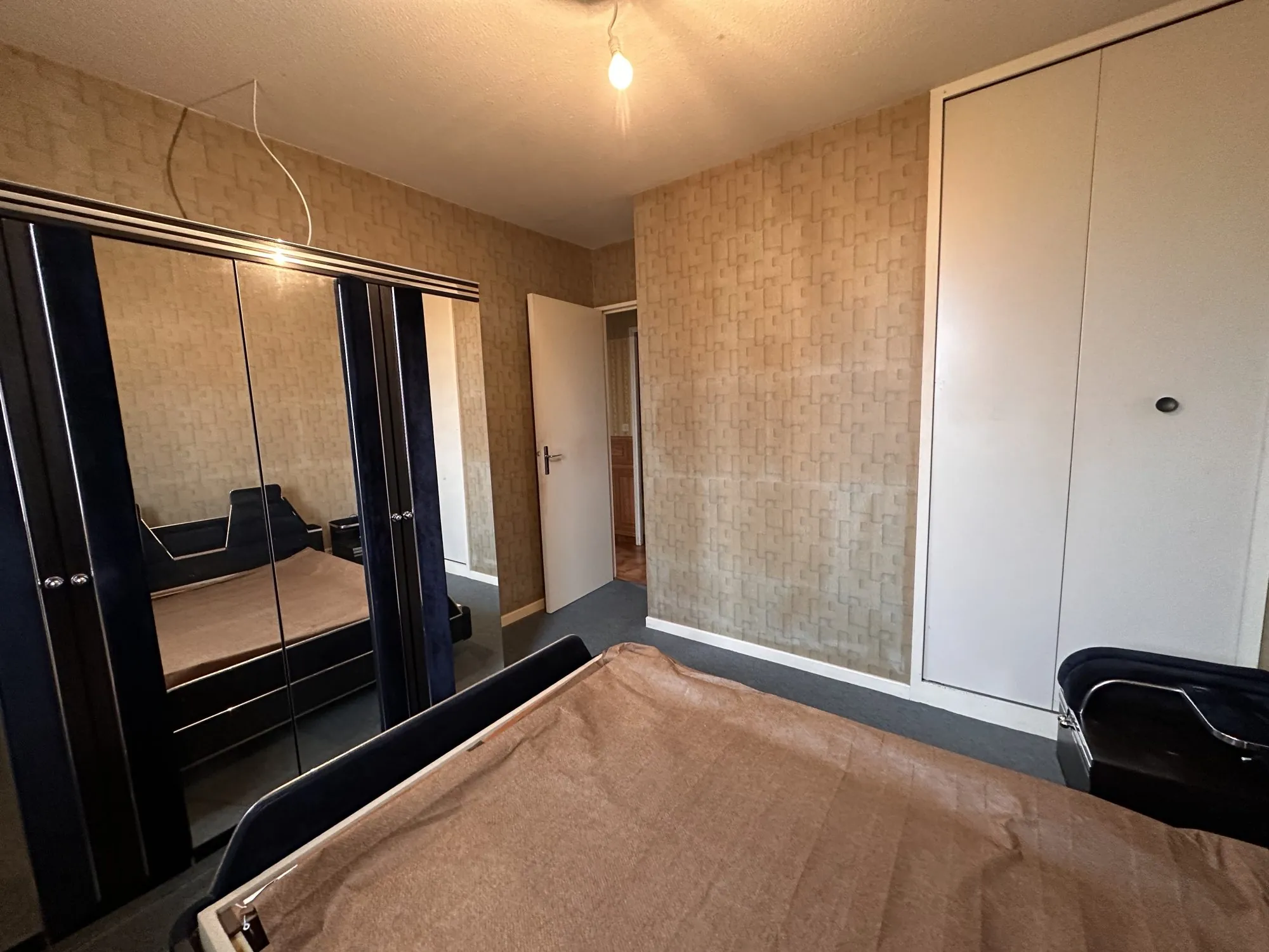 Maison à vendre à Ussel de 115 m² avec grand terrain et garage 