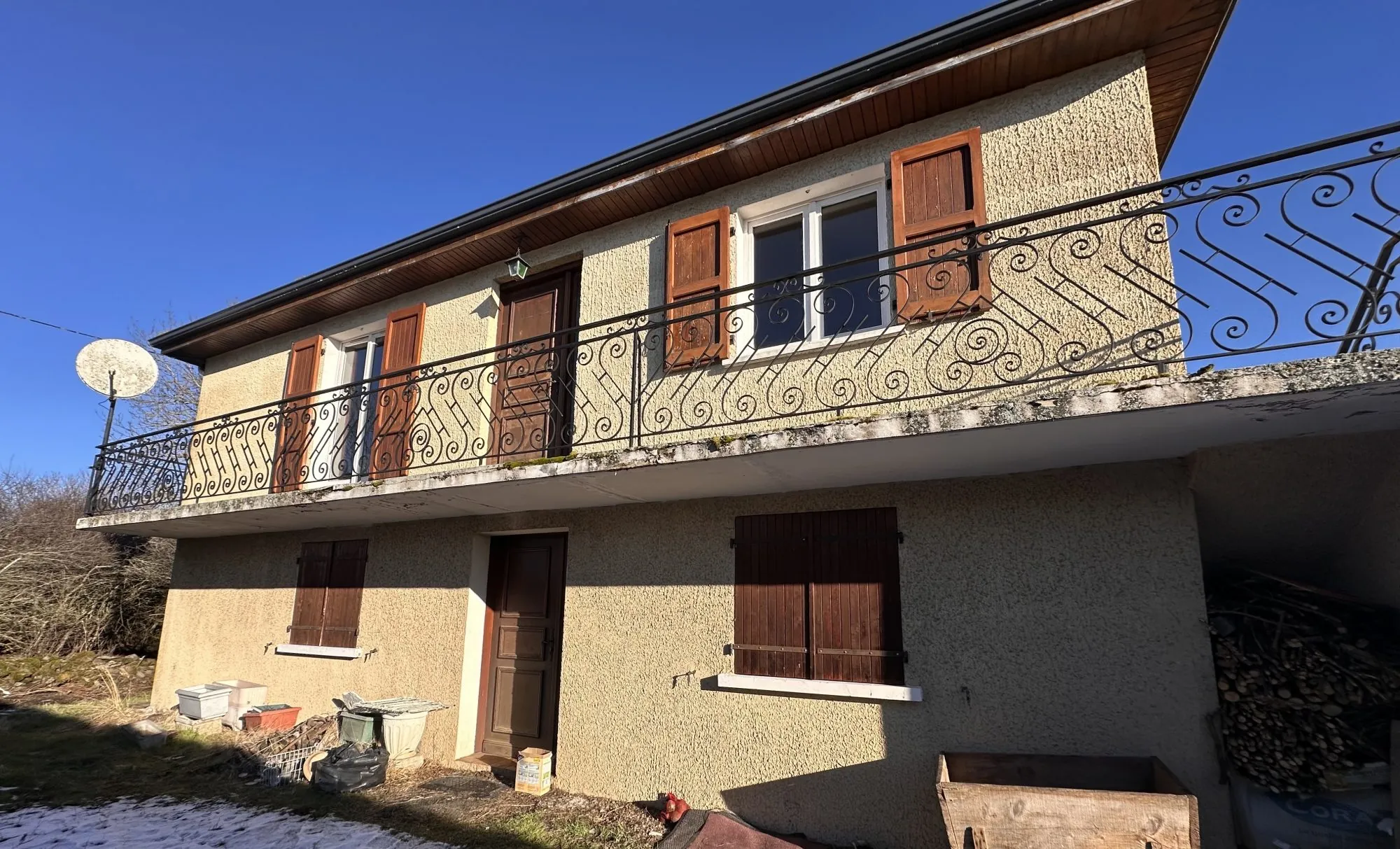 Maison à vendre à Ussel de 115 m² avec grand terrain et garage 