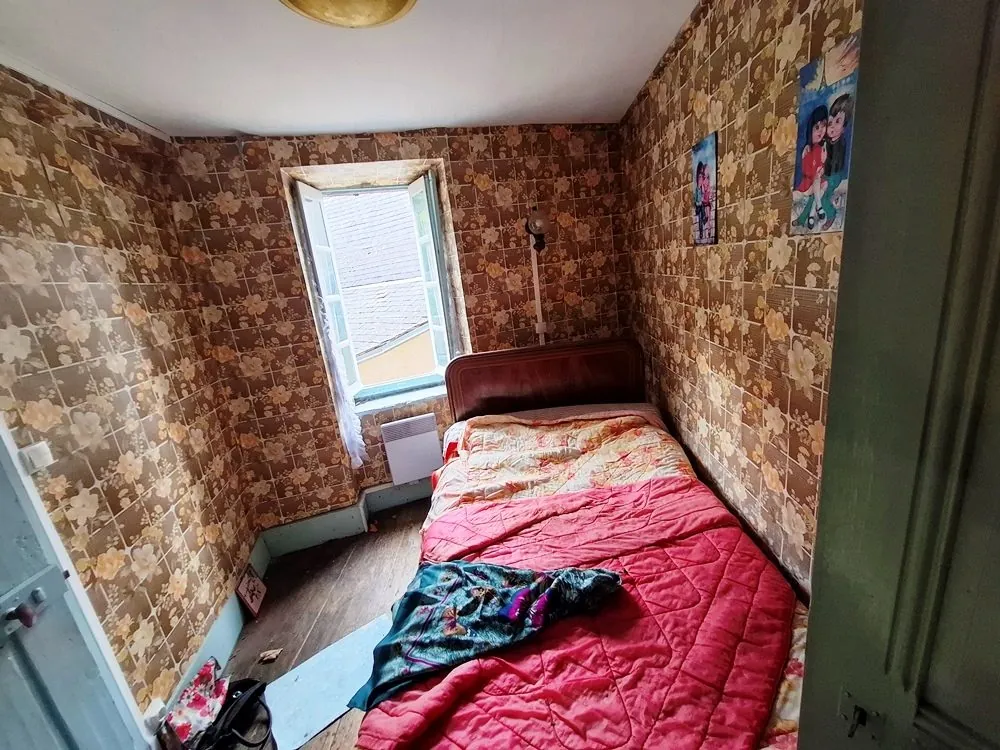 Charmante maison à rénover de 62 m² avec jardin et potentiel près des stations de ski 