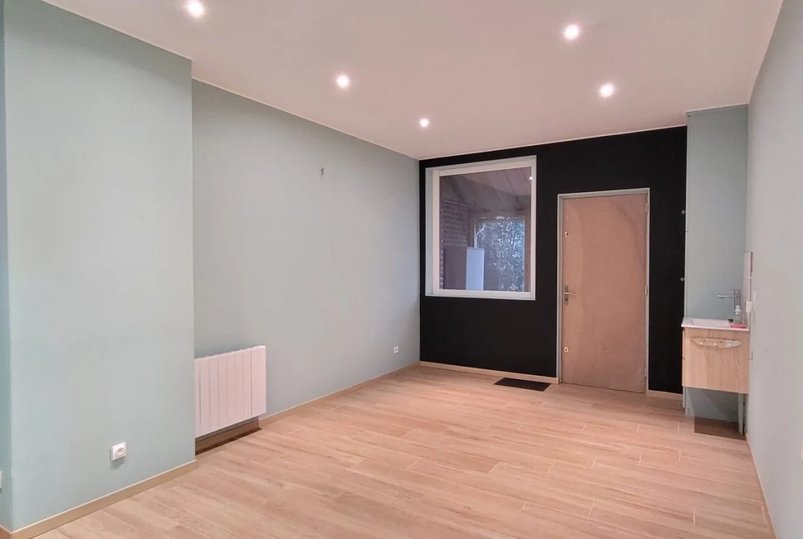 Local commercial de 30 m² avec vitrine en hyper-centre d'Abbeville 