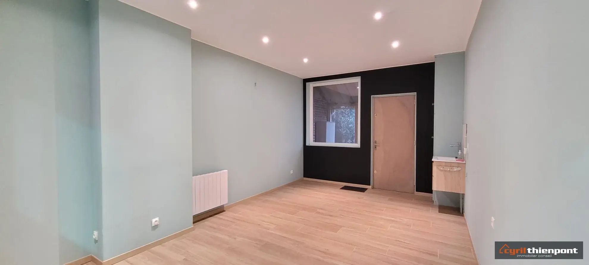 Local commercial de 30 m² avec vitrine en hyper-centre d'Abbeville 