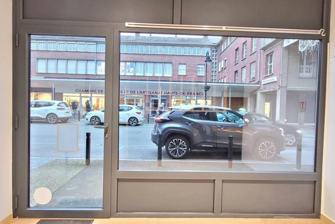 Local commercial de 30 m² avec vitrine en hyper-centre d'Abbeville 