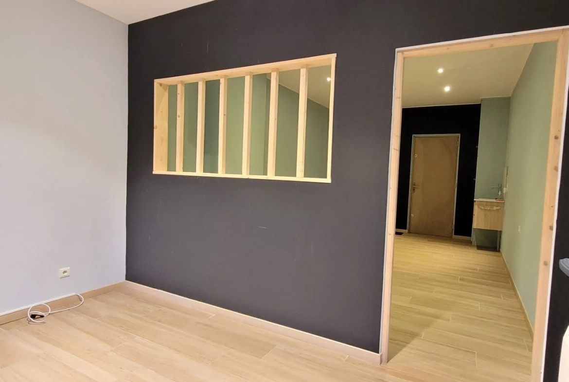 Local commercial de 30 m² avec vitrine en hyper-centre d'Abbeville 