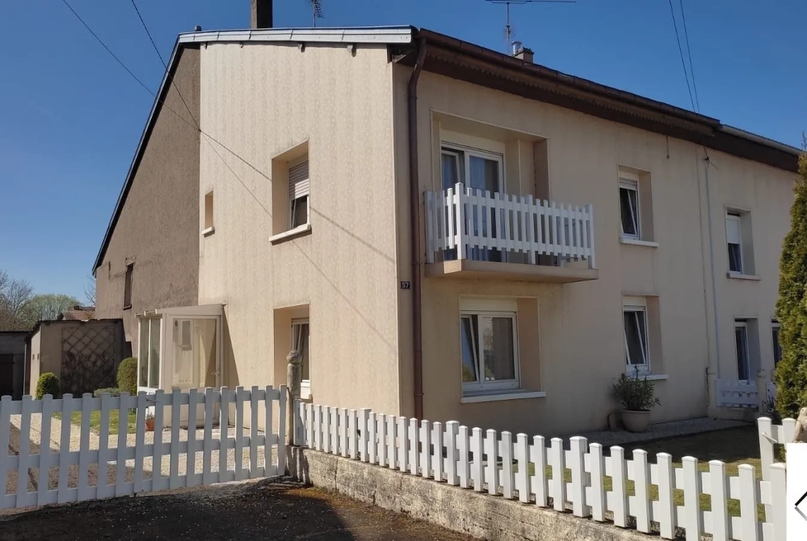 Maison de village à vendre avec jardin et garage près de Dieuze 