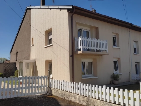 Maison de village à vendre avec jardin et garage près de Dieuze